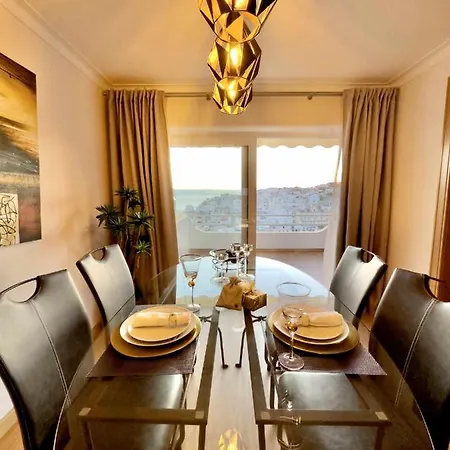 Holidays Penthouse Sea View *