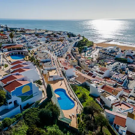 Penthouse Sea View By Holidays Apartmán *