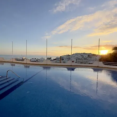 Holidays Penthouse Sea View *