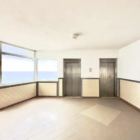 Holidays Penthouse Sea View Apartment *